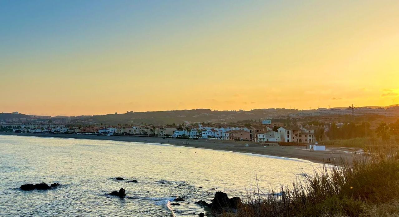 Atico Con Gran Terraza A 50 Metros De La Playa De Casares Apartment San Luis de Sabinillas Luaran gambar